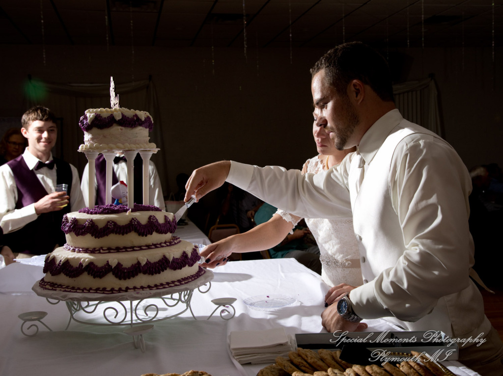 Melissa & Jeremy at Tri-county Sportsmen's League Saline MI wedding photography