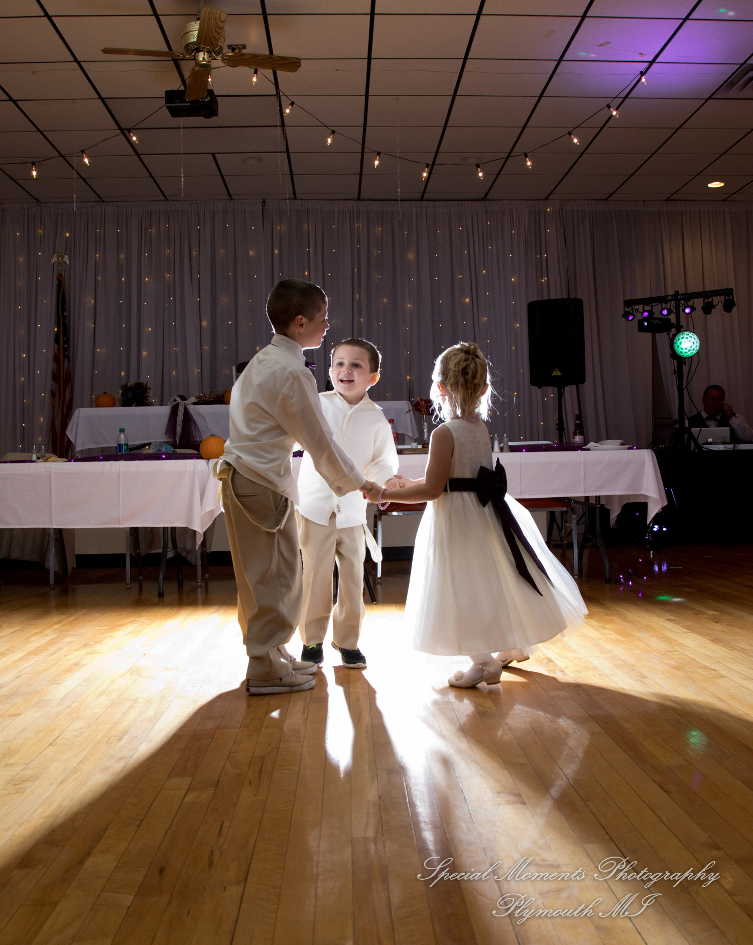 Melissa & Jeremy at Tri-county Sportsmen's League Saline MI wedding photography