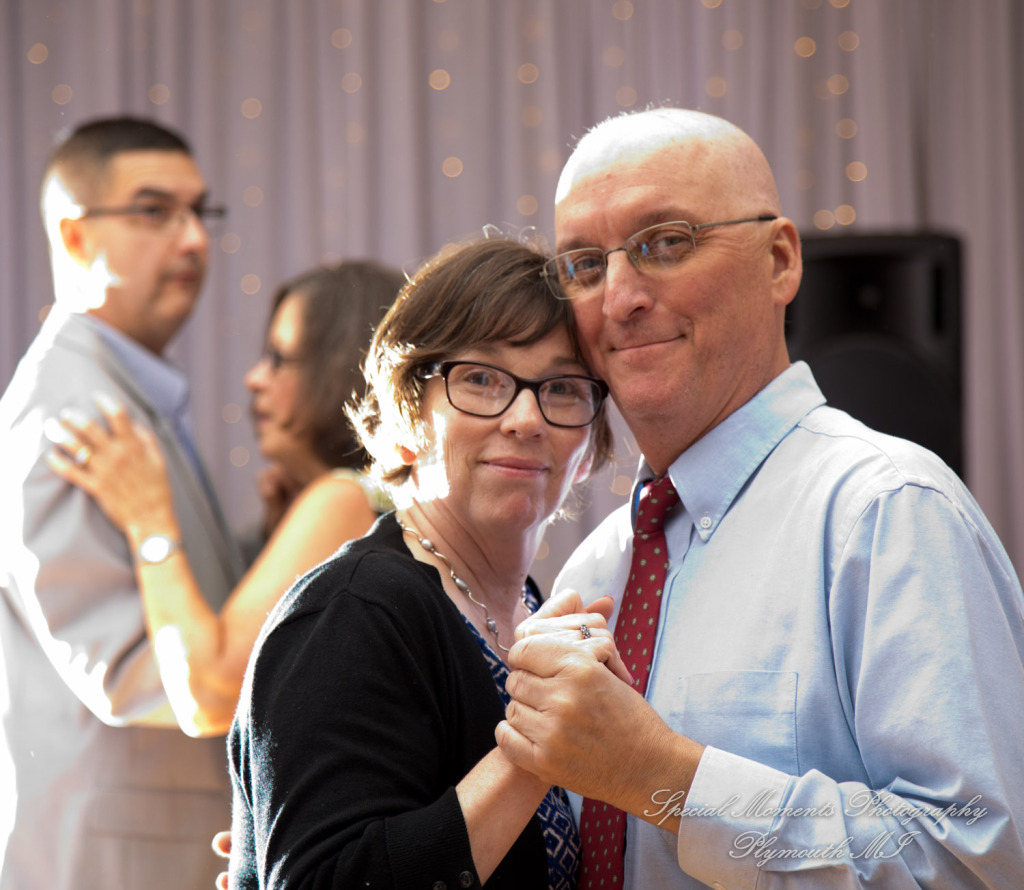 Melissa & Jeremy at Tri-county Sportsmen's League Saline MI wedding photography