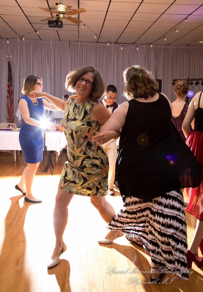 Melissa & Jeremy at Tri-county Sportsmen's League Saline MI wedding photography