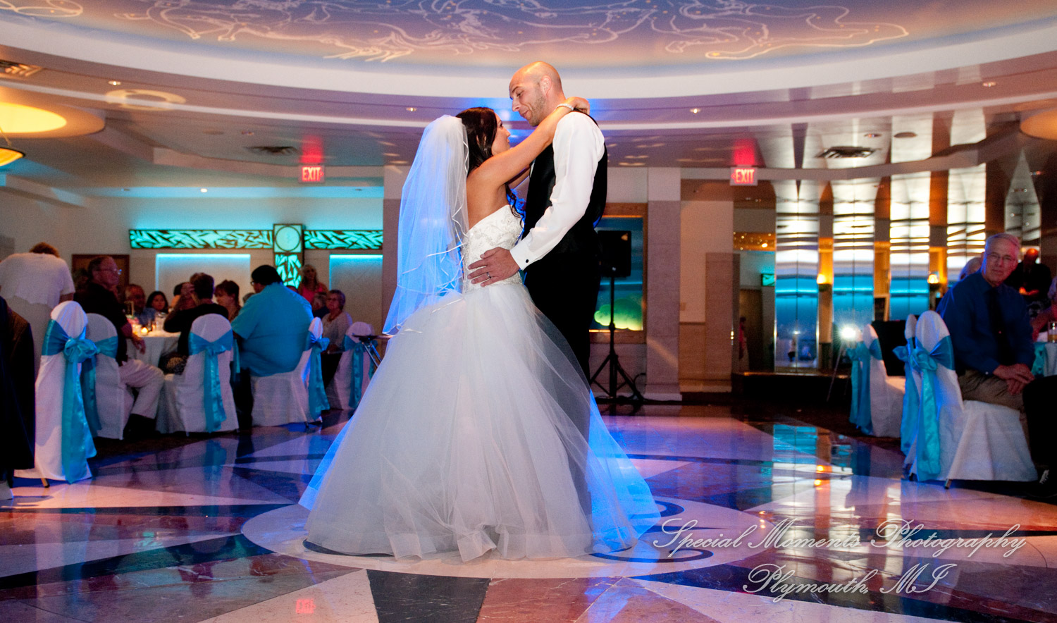 Gabrielle & Justin at Arnaldo's Banquet Center Riverview MI wedding photography