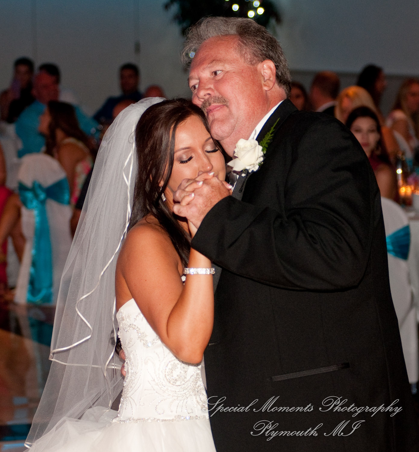 Gabrielle & Justin at Arnaldo's Banquet Center Riverview MI wedding photography