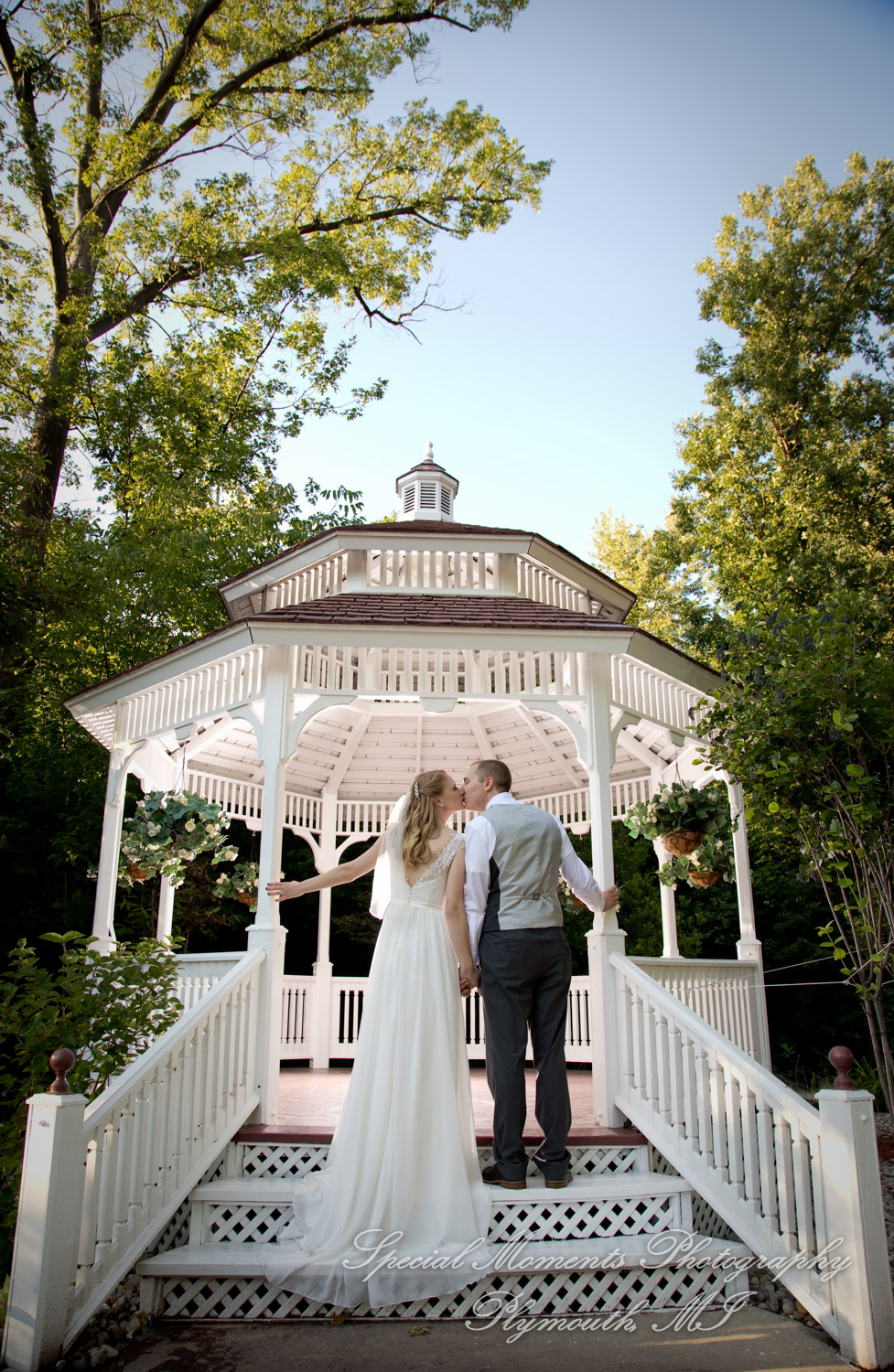 Hannah & Cameron at Grecian Center Southgate MI wedding photography