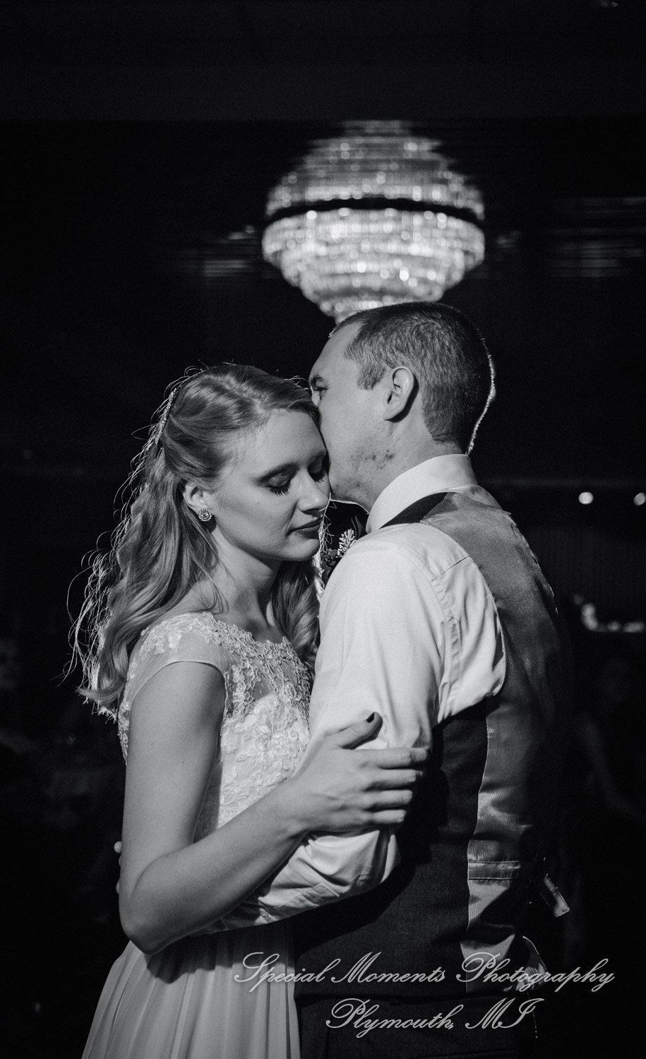 Hannah & Cameron at Grecian Center Southgate MI wedding photography