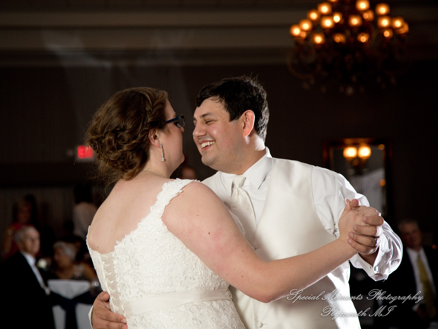 Mary & Jarrett at Kensington Hotel Ann Arbor MI wedding photography