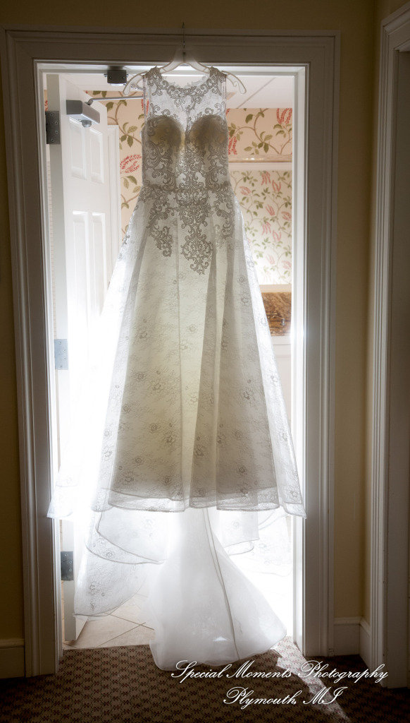 Emily & Scott at Kalamazoo Country Club Kalamazoo MI wedding photography