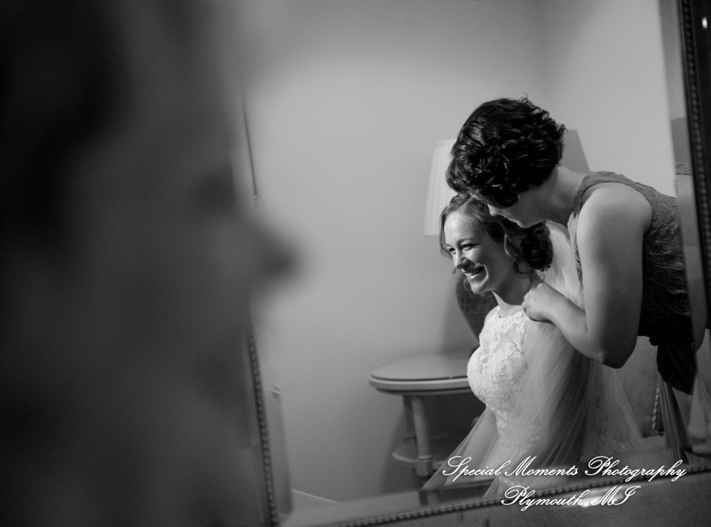 Emily & Scott at Kalamazoo Country Club Kalamazoo MI wedding photography