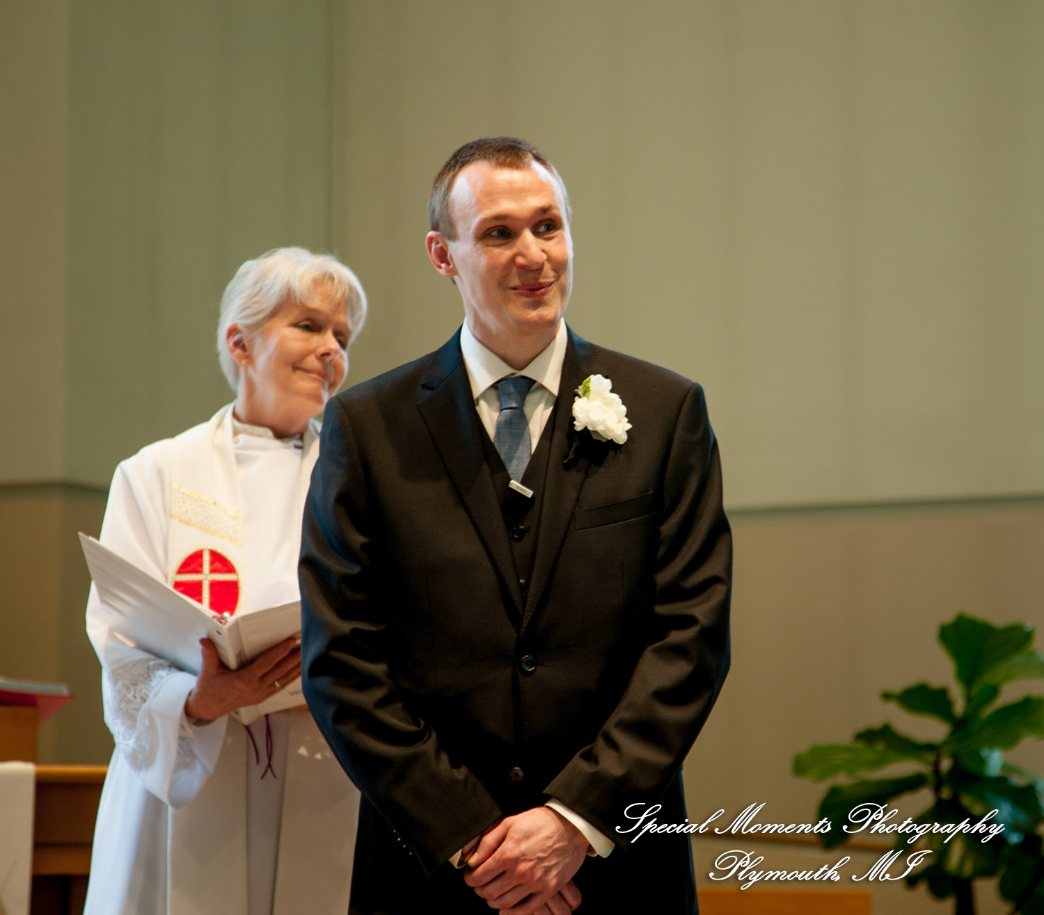 Emily & Scott at Prince Of Peace Lutheran Church Portage MI wedding photography