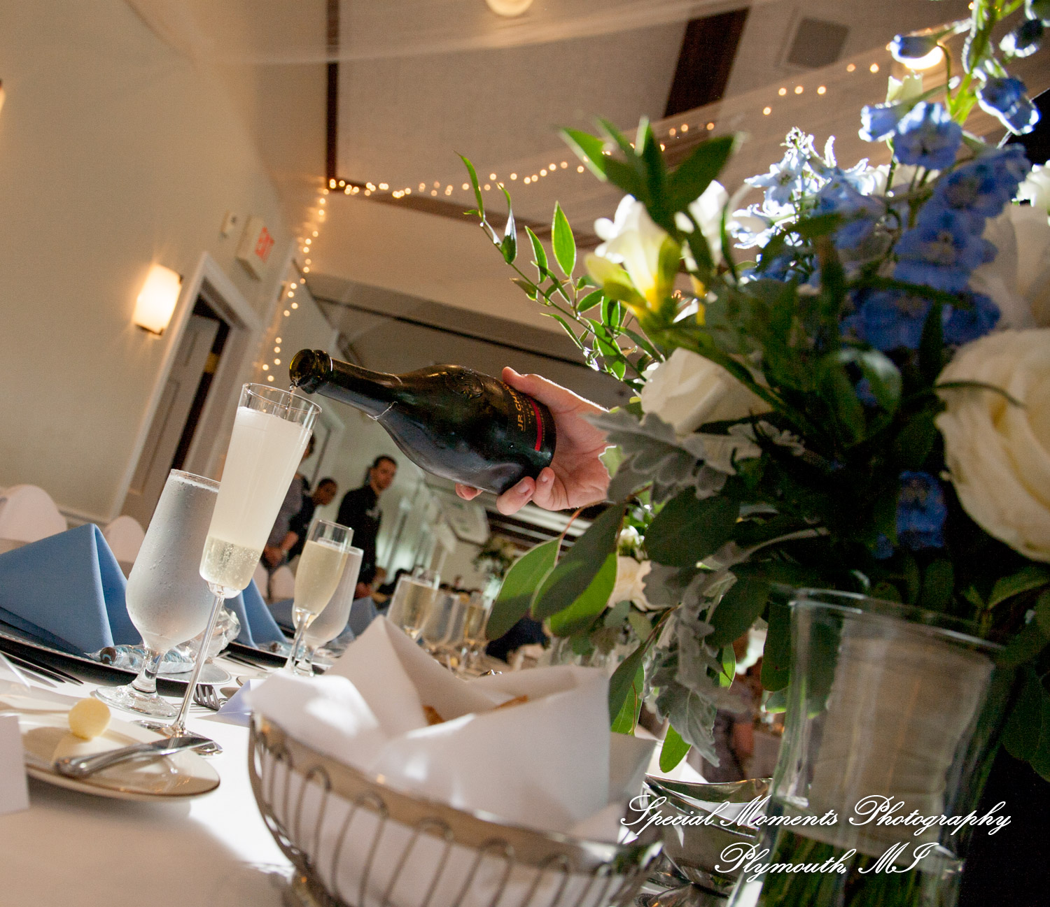 Emily & Scott at Kalamazoo Country Club Kalamazoo MI wedding photography