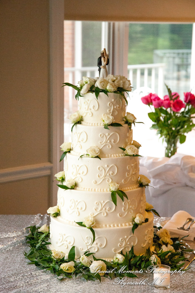 Emily & Scott at Kalamazoo Country Club Kalamazoo MI wedding photography