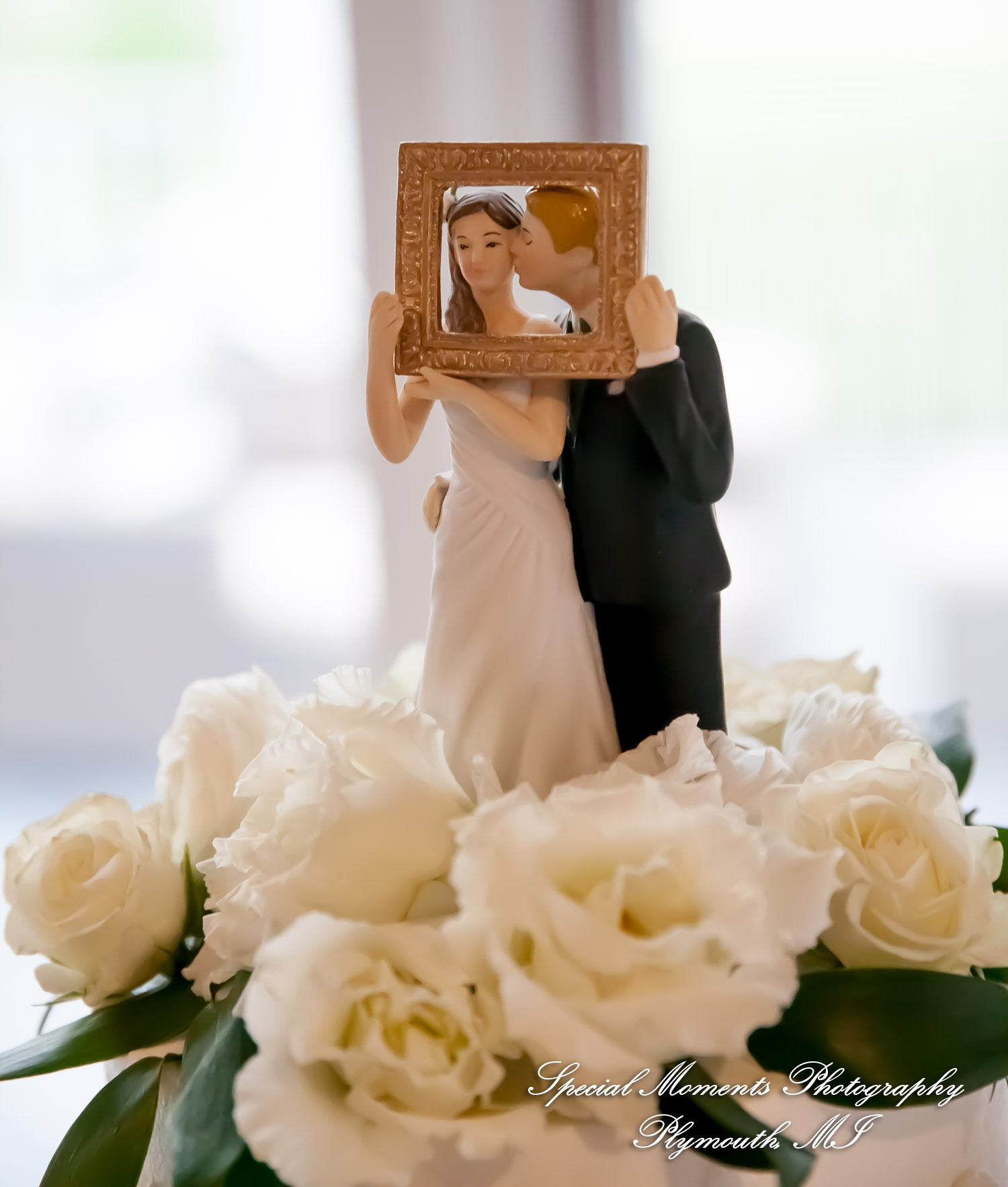 Emily & Scott at Kalamazoo Country Club Kalamazoo MI wedding photography