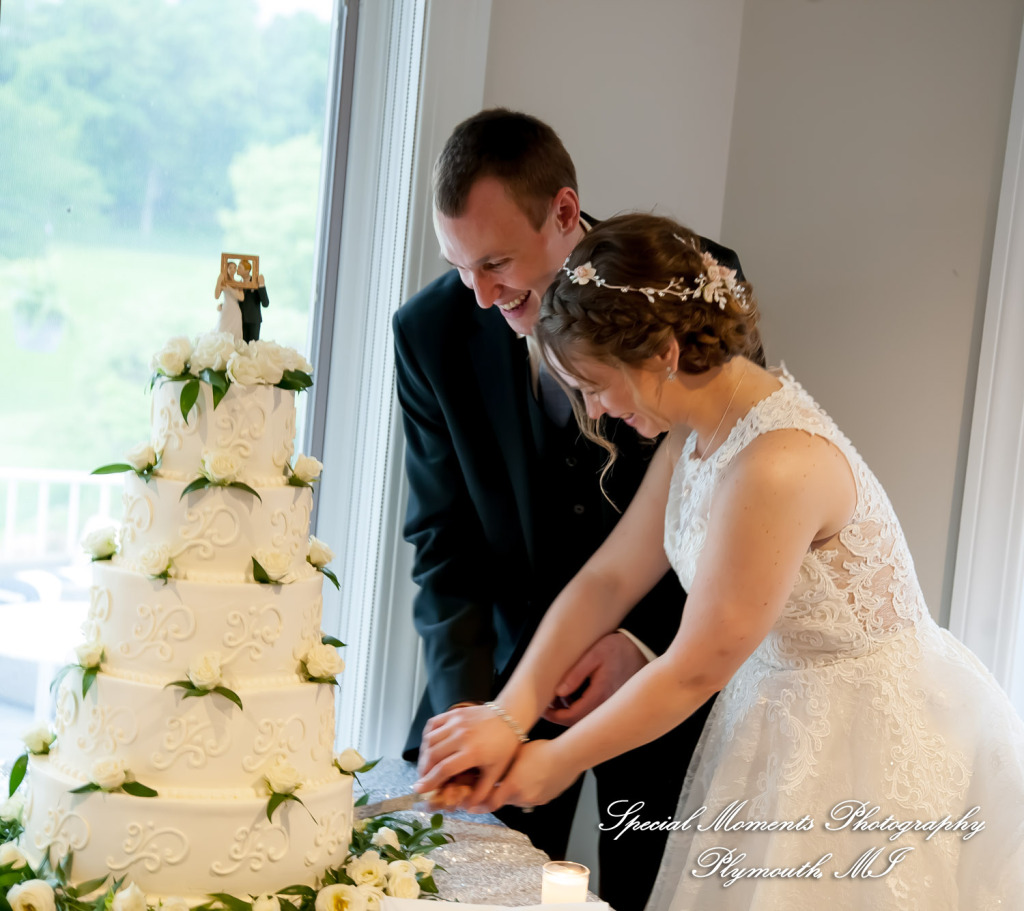 Emily & Scott at Kalamazoo Country Club Kalamazoo MI wedding photography