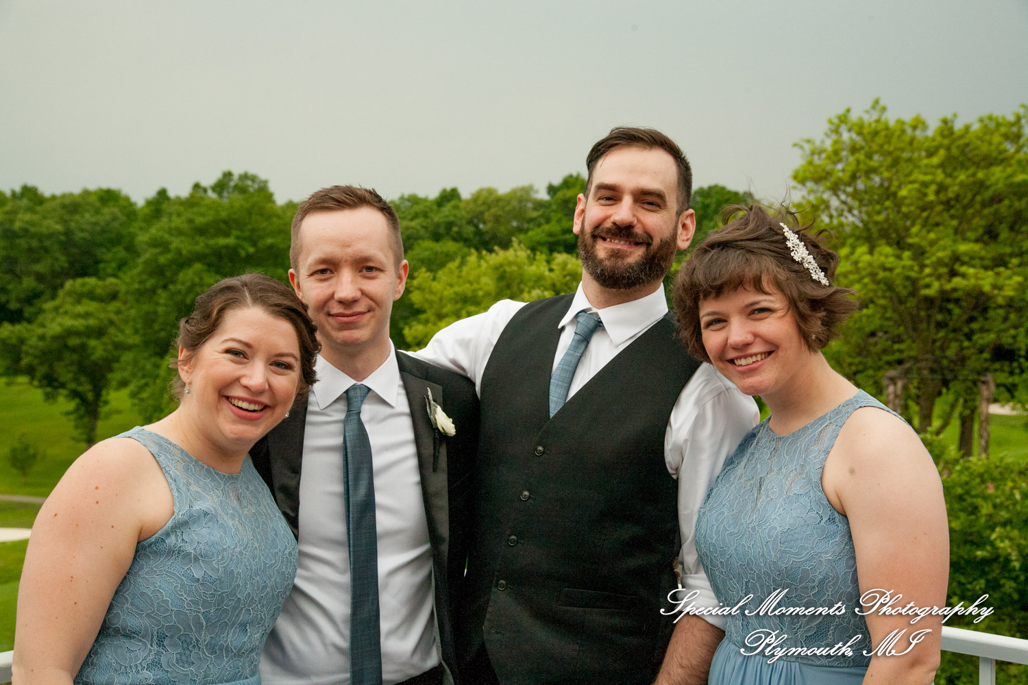 Emily & Scott at Kalamazoo Country Club Kalamazoo MI wedding photography