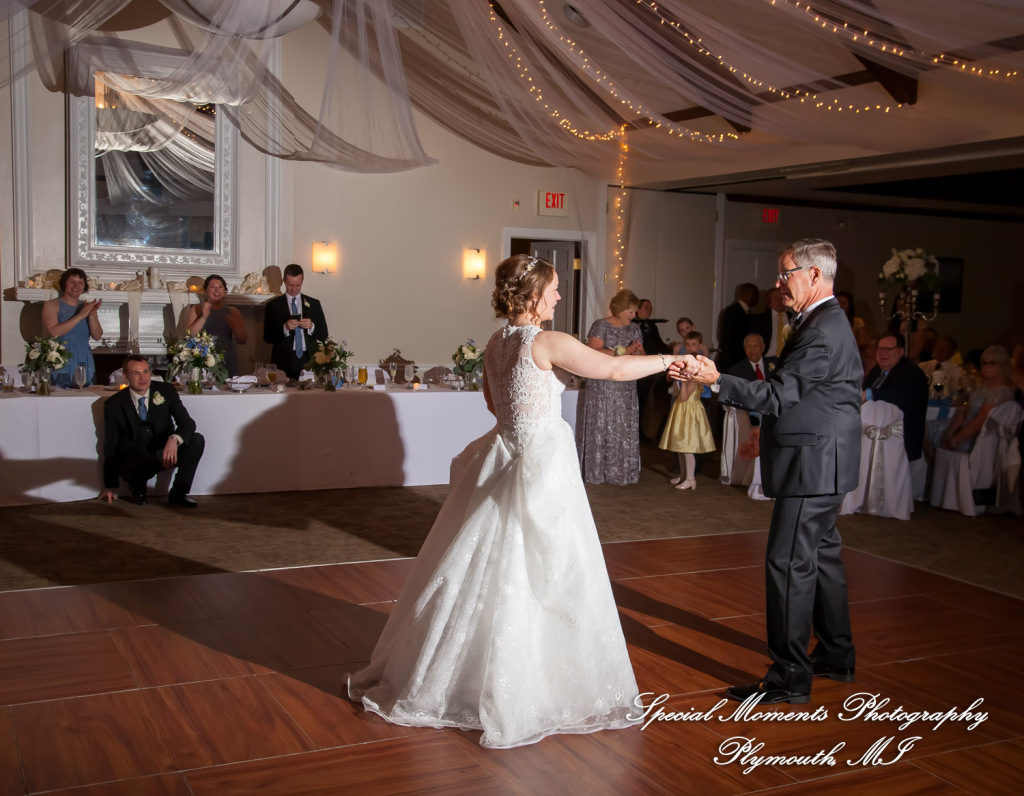 Emily & Scott at Kalamazoo Country Club Kalamazoo MI wedding photography