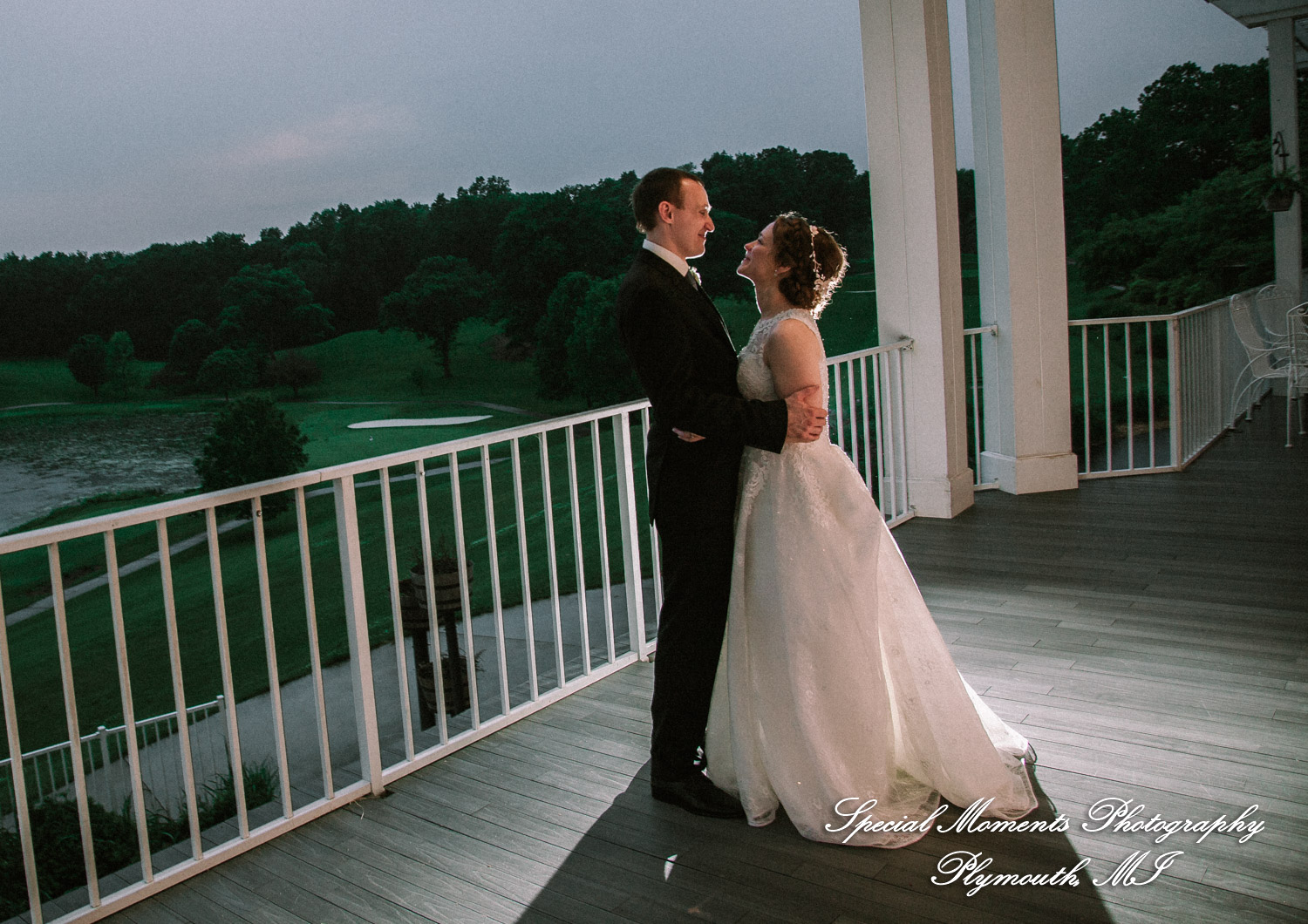 Emily & Scott at Kalamazoo Country Club Kalamazoo MI wedding photography