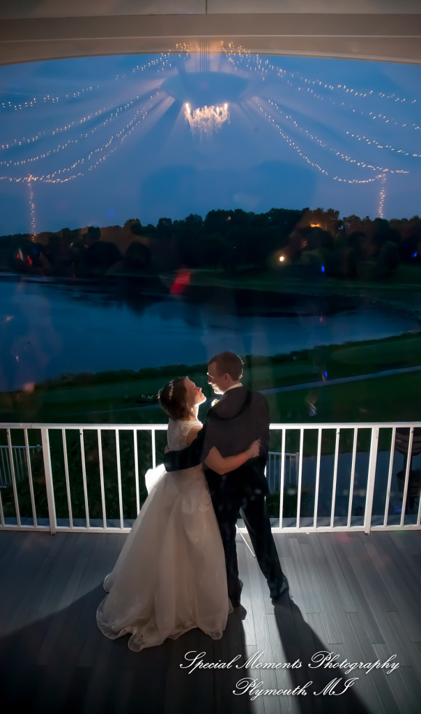 Emily & Scott at Kalamazoo Country Club Kalamazoo MI wedding photography