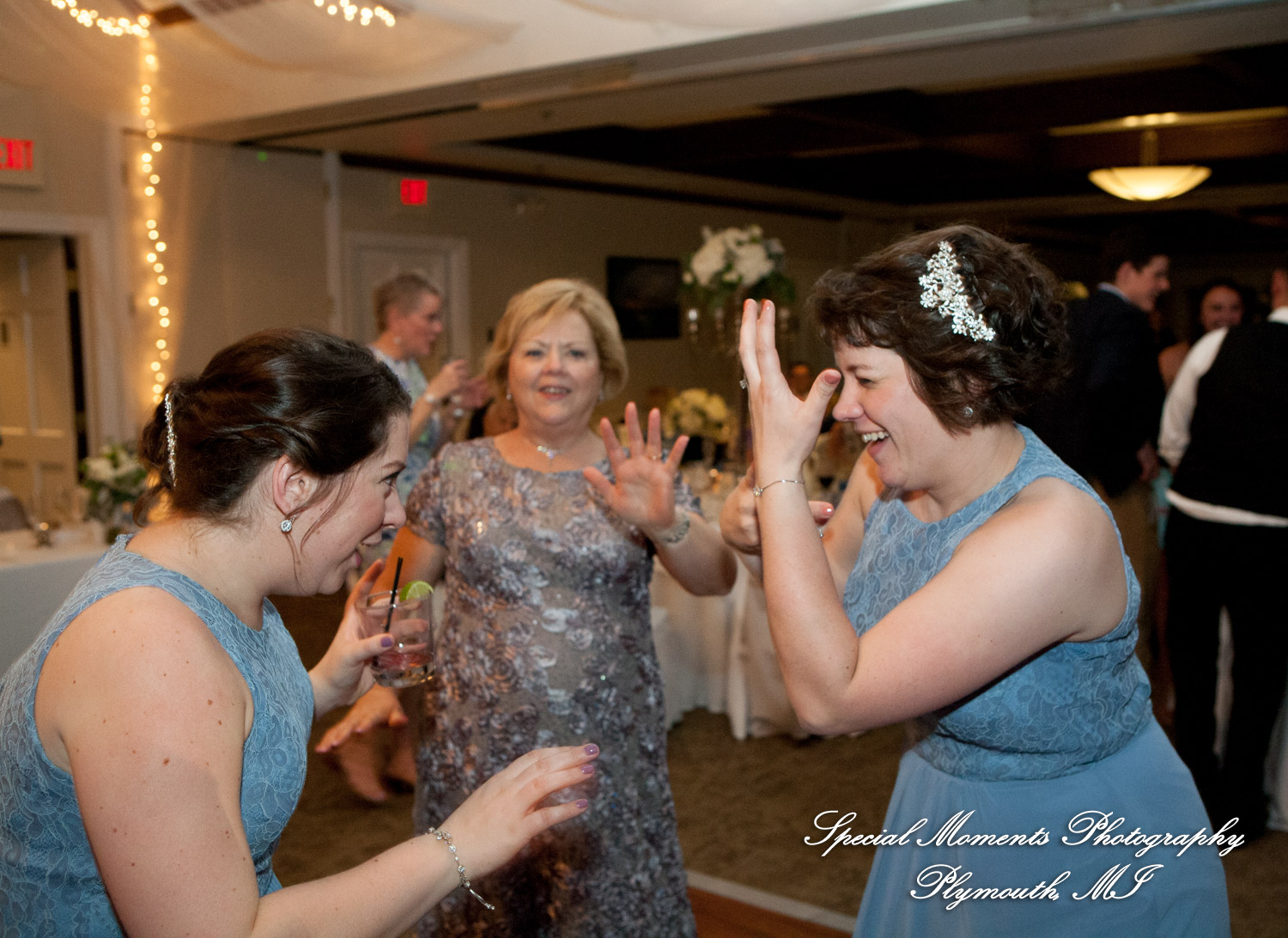 Emily & Scott at Kalamazoo Country Club Kalamazoo MI wedding photography