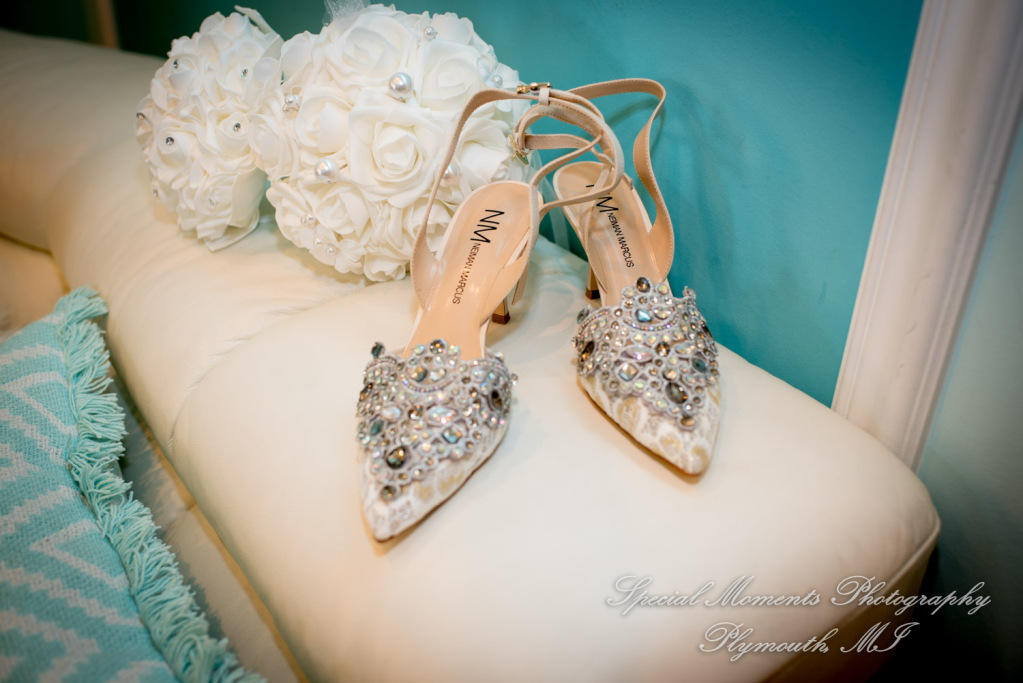 Maria & Dominique at Bentley Banquet Conference Center Wyandotte MI wedding photography