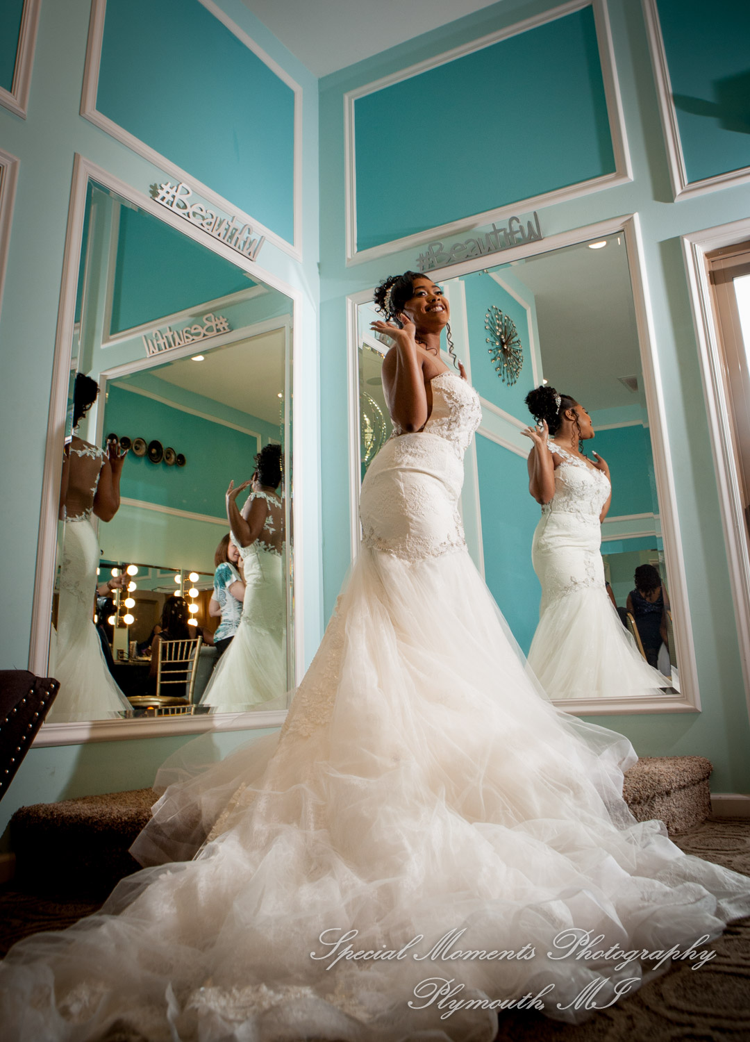Maria & Dominique at Bentley Banquet Conference Center Wyandotte MI wedding photography