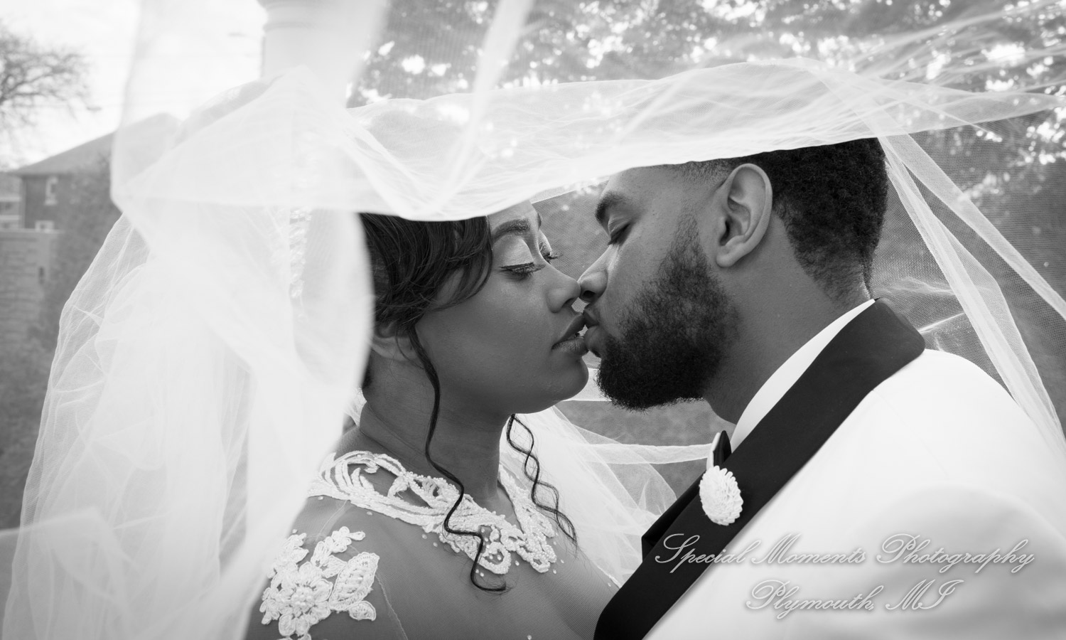 Maria & Dominique at Bentley Banquet Conference Center Wyandotte MI wedding photography