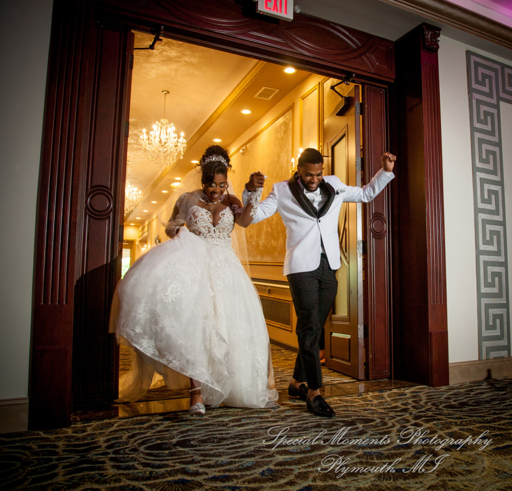 Maria & Dominique at Bentley Banquet Conference Center Wyandotte MI wedding photography