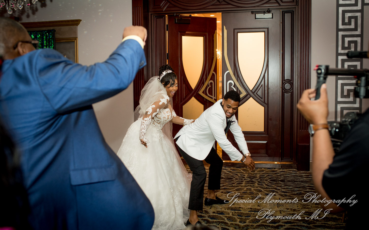 Maria & Dominique at Bentley Banquet Conference Center Wyandotte MI wedding photography