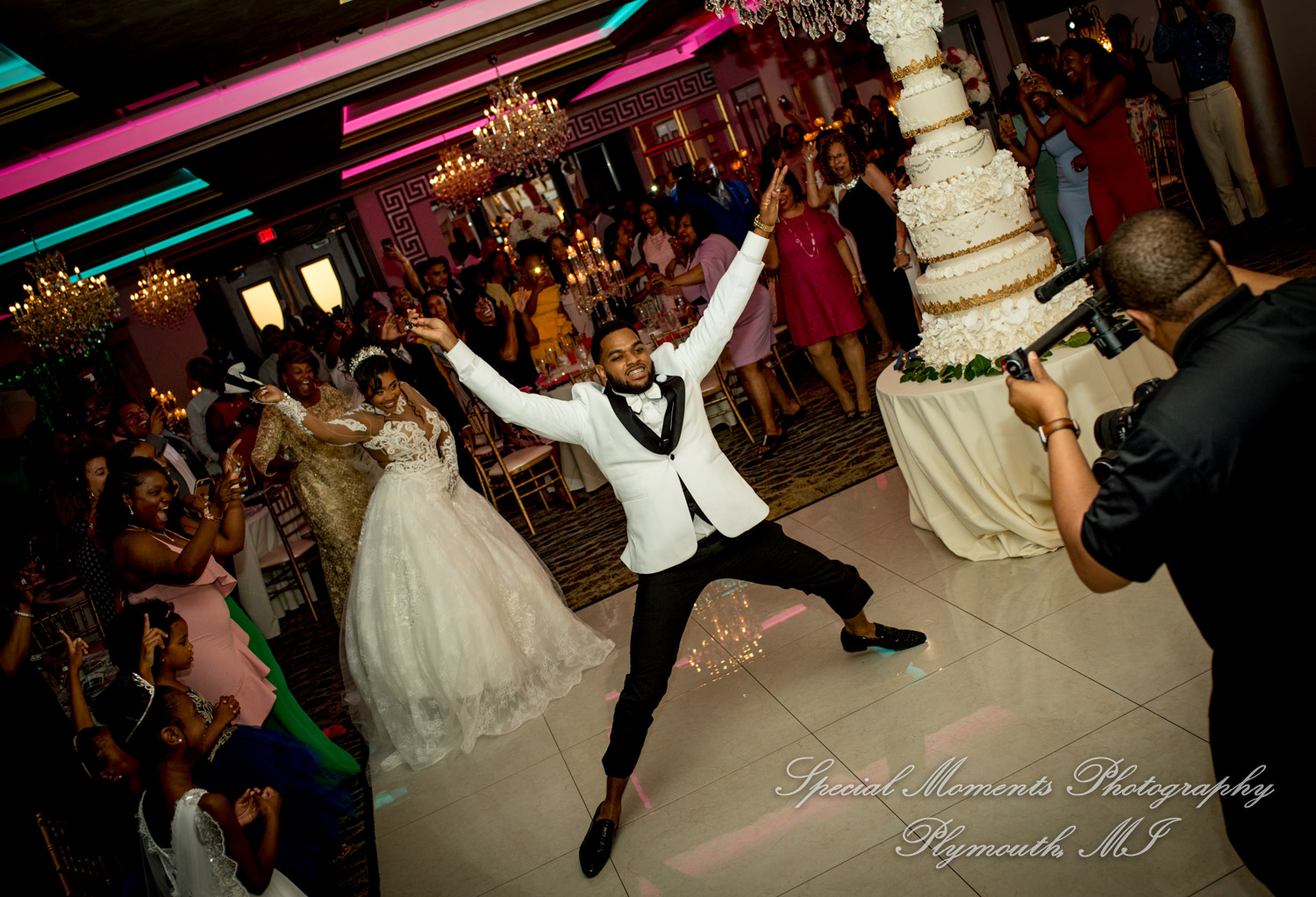 Maria & Dominique at Bentley Banquet Conference Center Wyandotte MI wedding photography