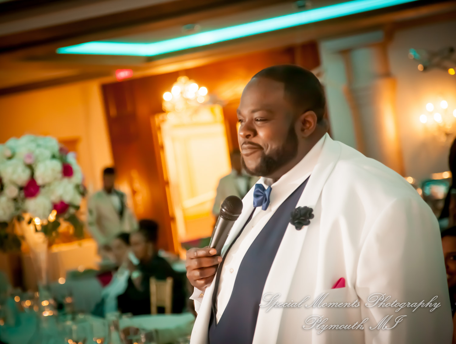 Maria & Dominique at Bentley Banquet Conference Center Wyandotte MI wedding photography