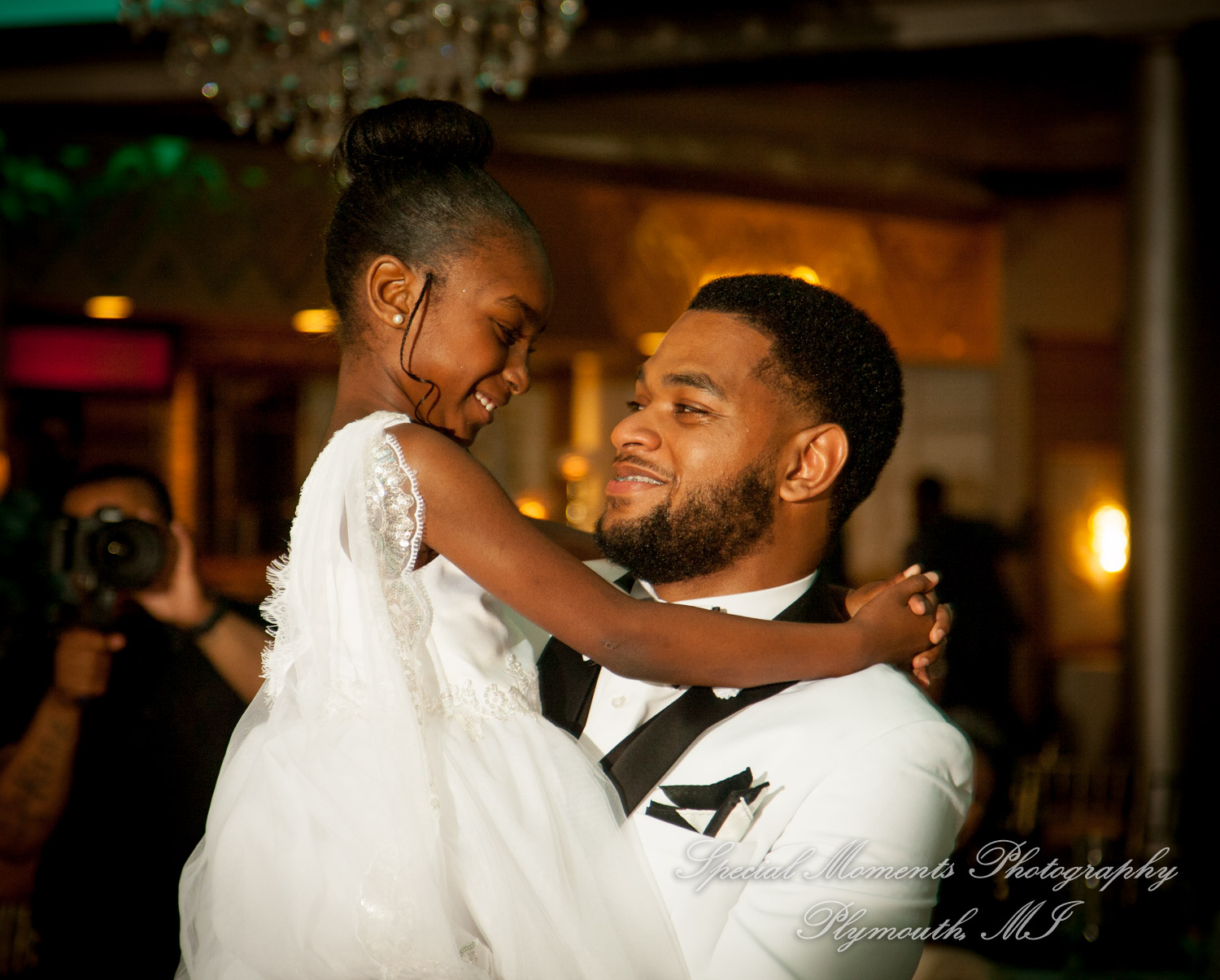 Maria & Dominique at Bentley Banquet Conference Center Wyandotte MI wedding photography