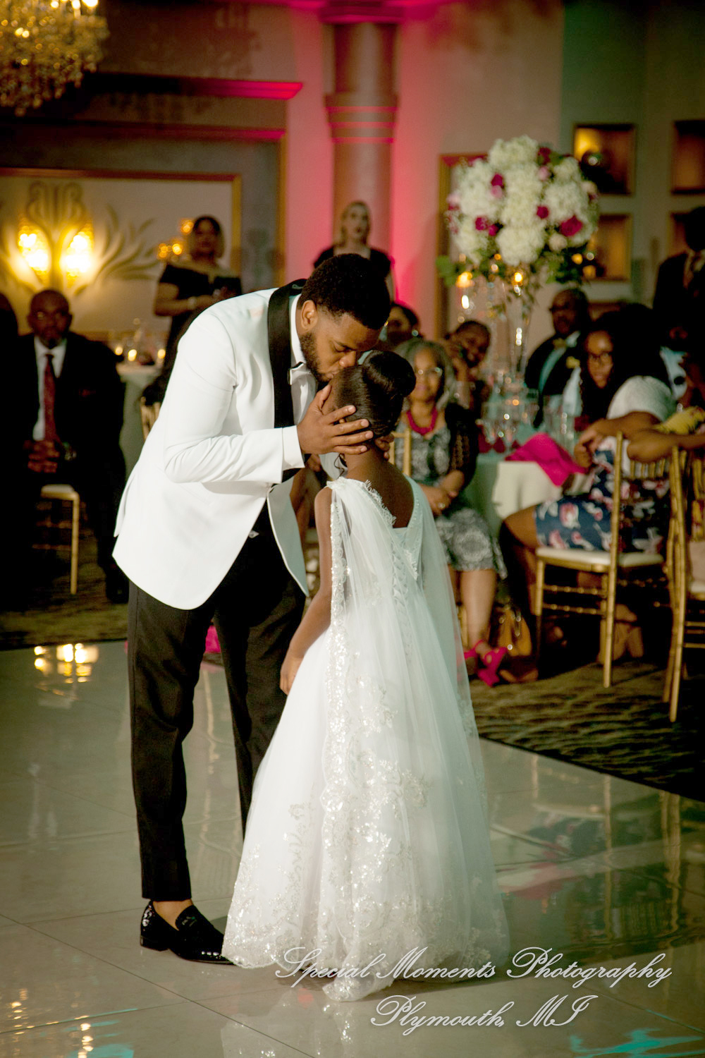 Maria & Dominique at Bentley Banquet Conference Center Wyandotte MI wedding photography