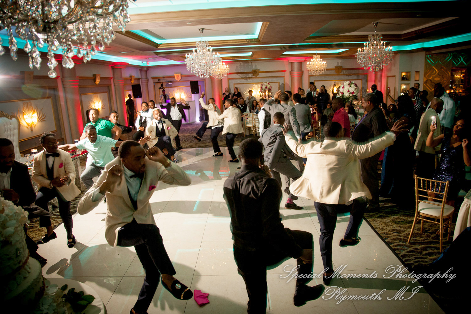 Maria & Dominique at Bentley Banquet Conference Center Wyandotte MI wedding photography
