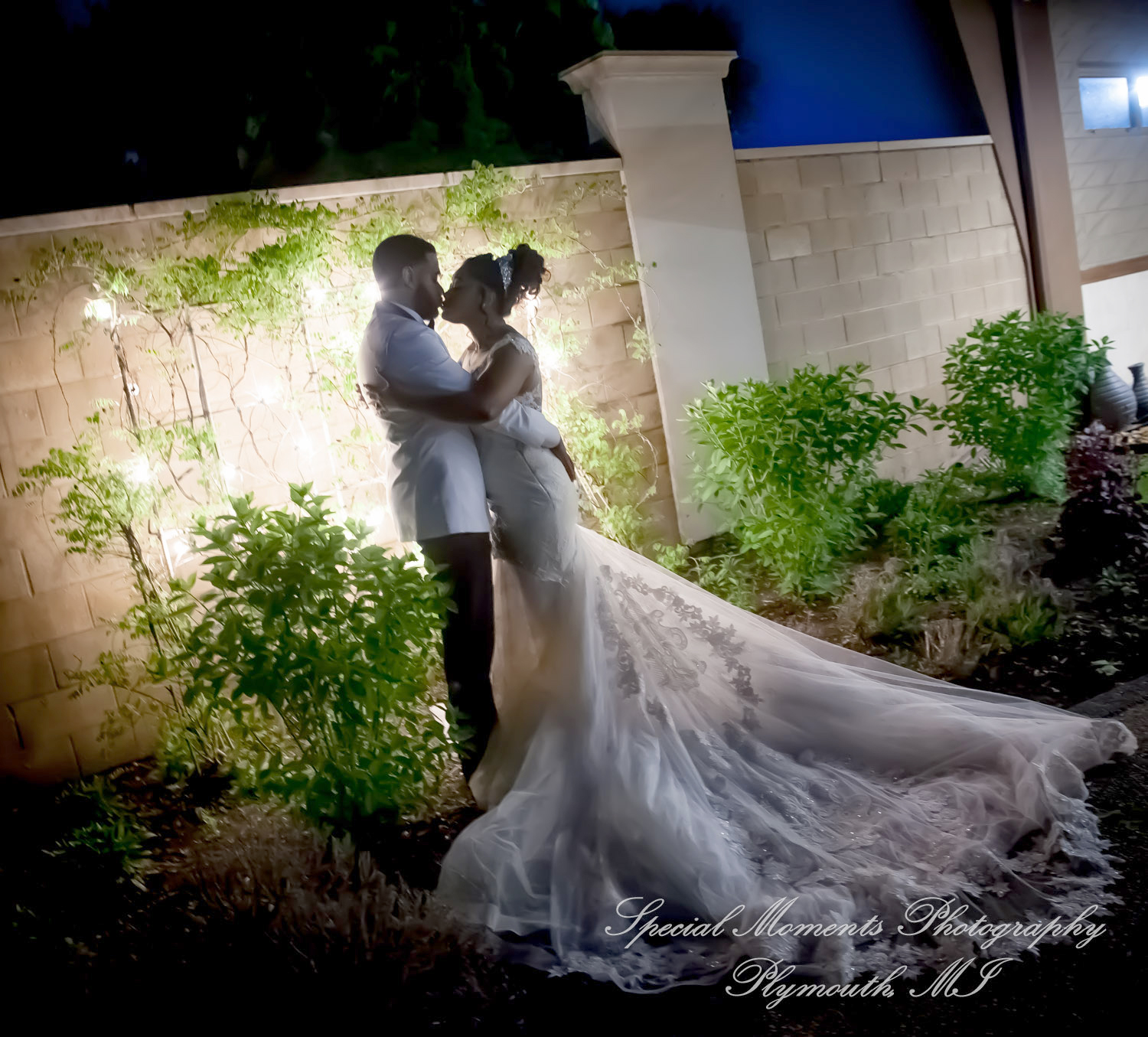 Maria & Dominique at Bentley Banquet Conference Center Wyandotte MI wedding photography