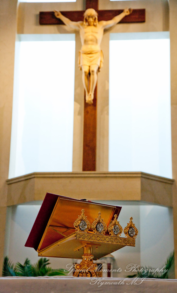 Molly & Daniel at Christ The King Catholic Ann Arbor MI wedding photography