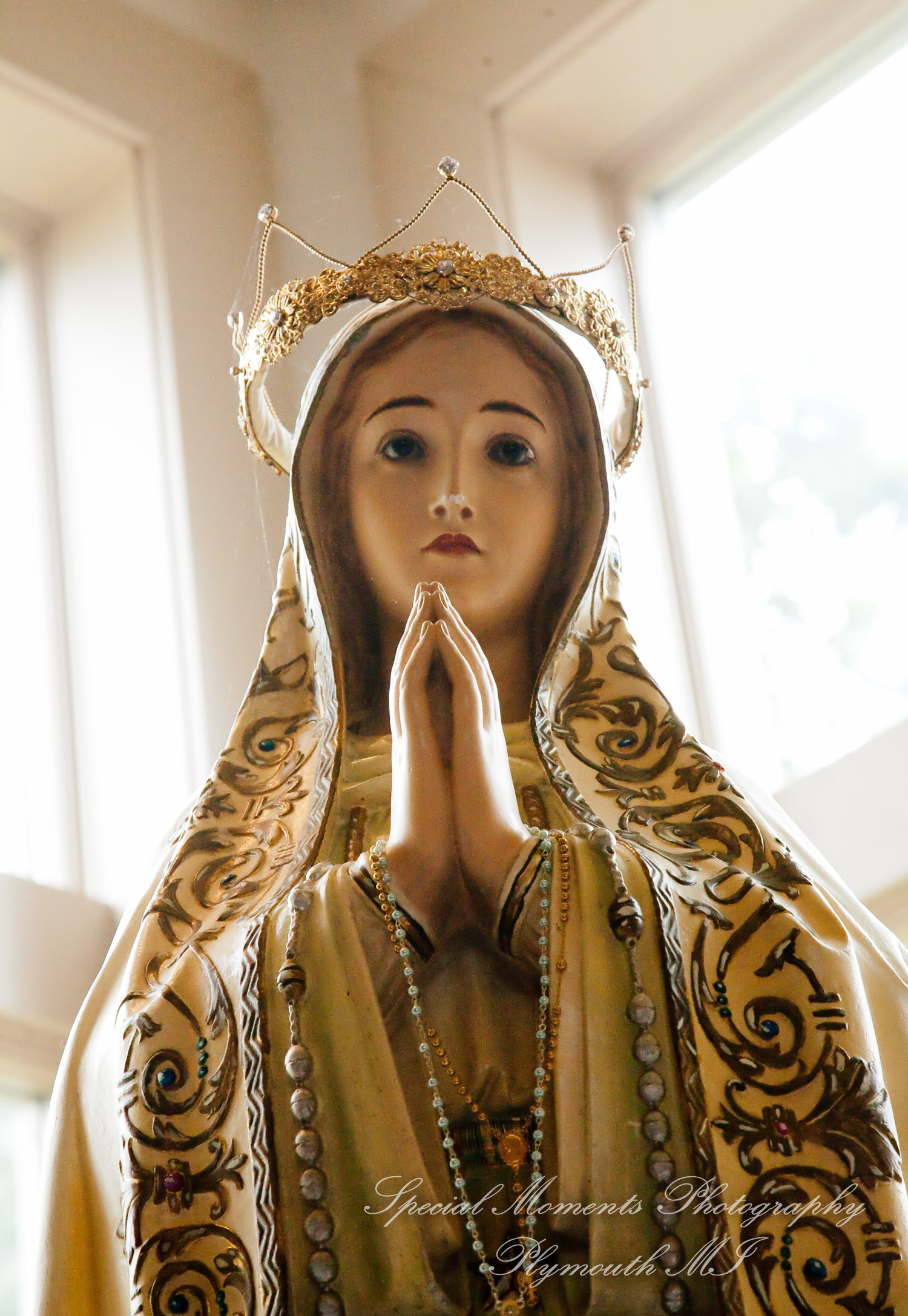 Molly & Daniel at Christ The King Catholic Ann Arbor MI wedding photography