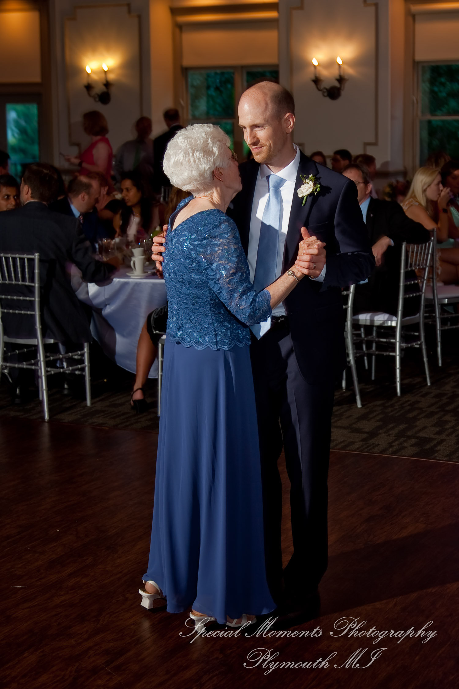 Molly & Daniel at Polo Fields Golf & Country Club Ann Arbor MI wedding photography