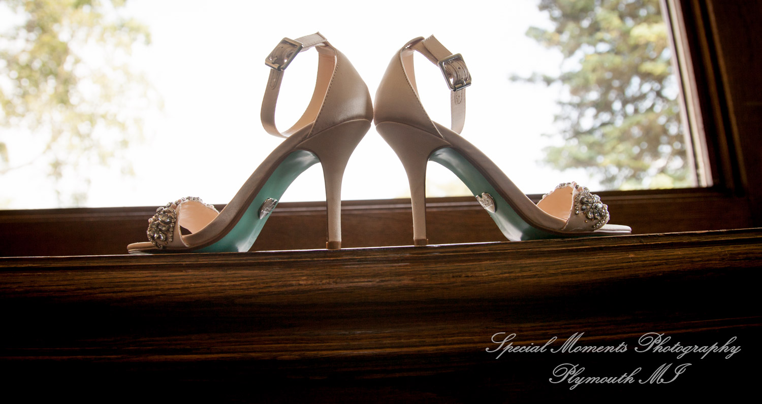 Bay Pointe Golf Club West Bloomfield MI wedding photograph