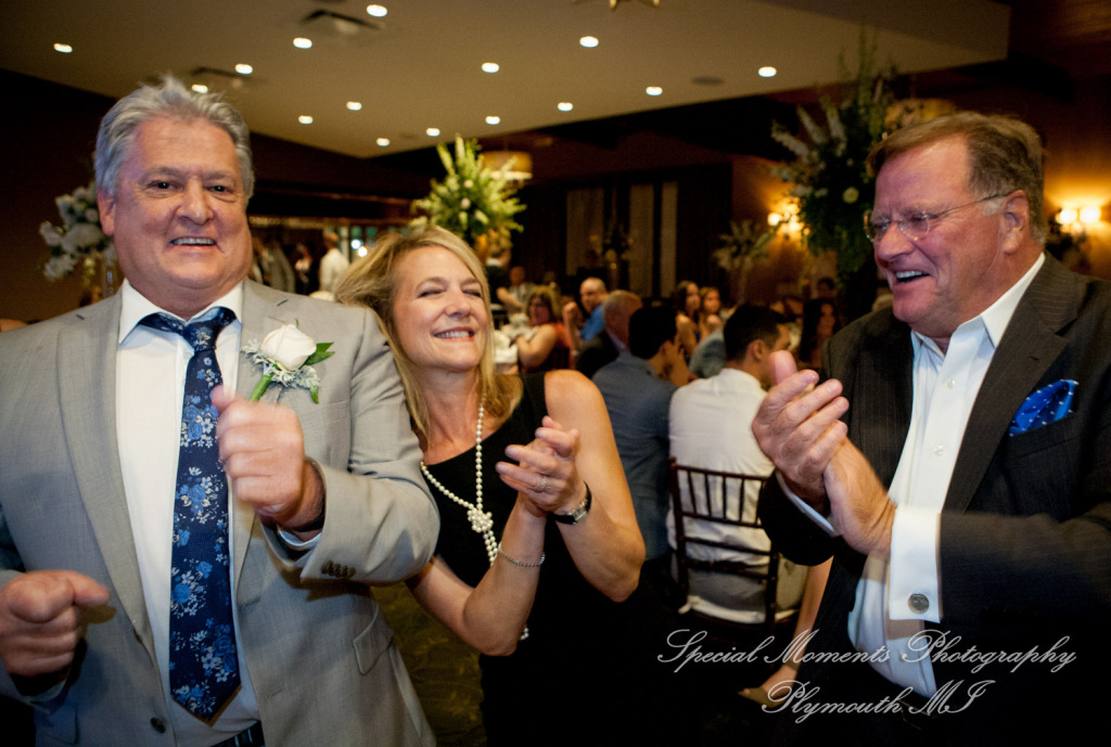 Emily & Christopher at Bay Pointe Golf Club West Bloomfield MI wedding photography
