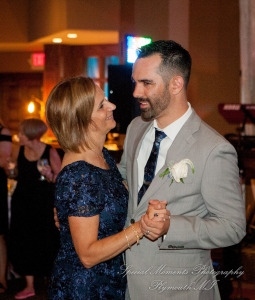 Emily & Christopher at Bay Pointe Golf Club West Bloomfield MI wedding photography