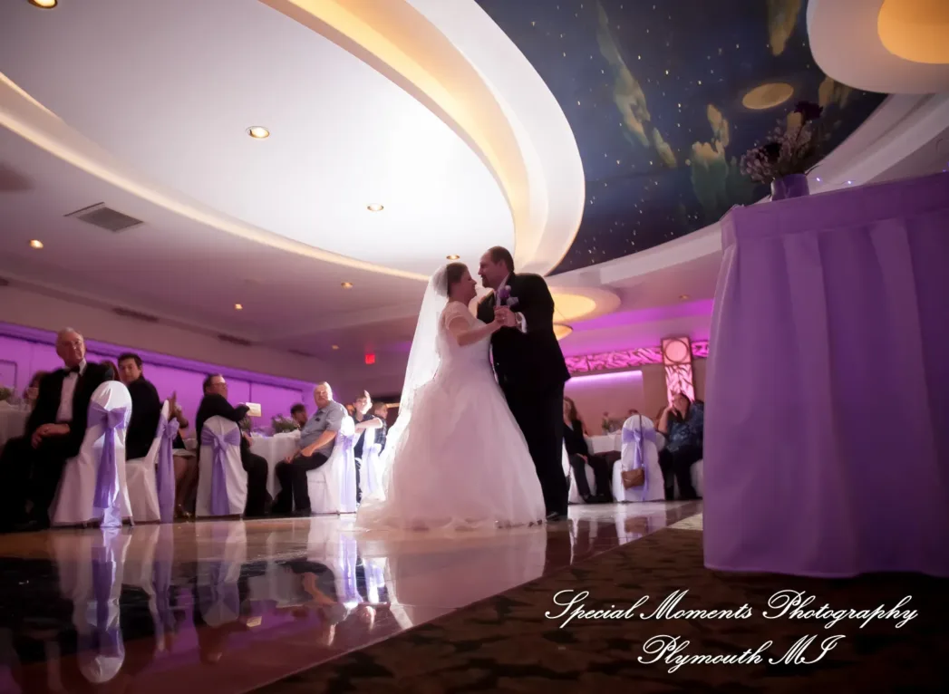 Arnaldo's Banquet Center Riverview MI wedding photograph