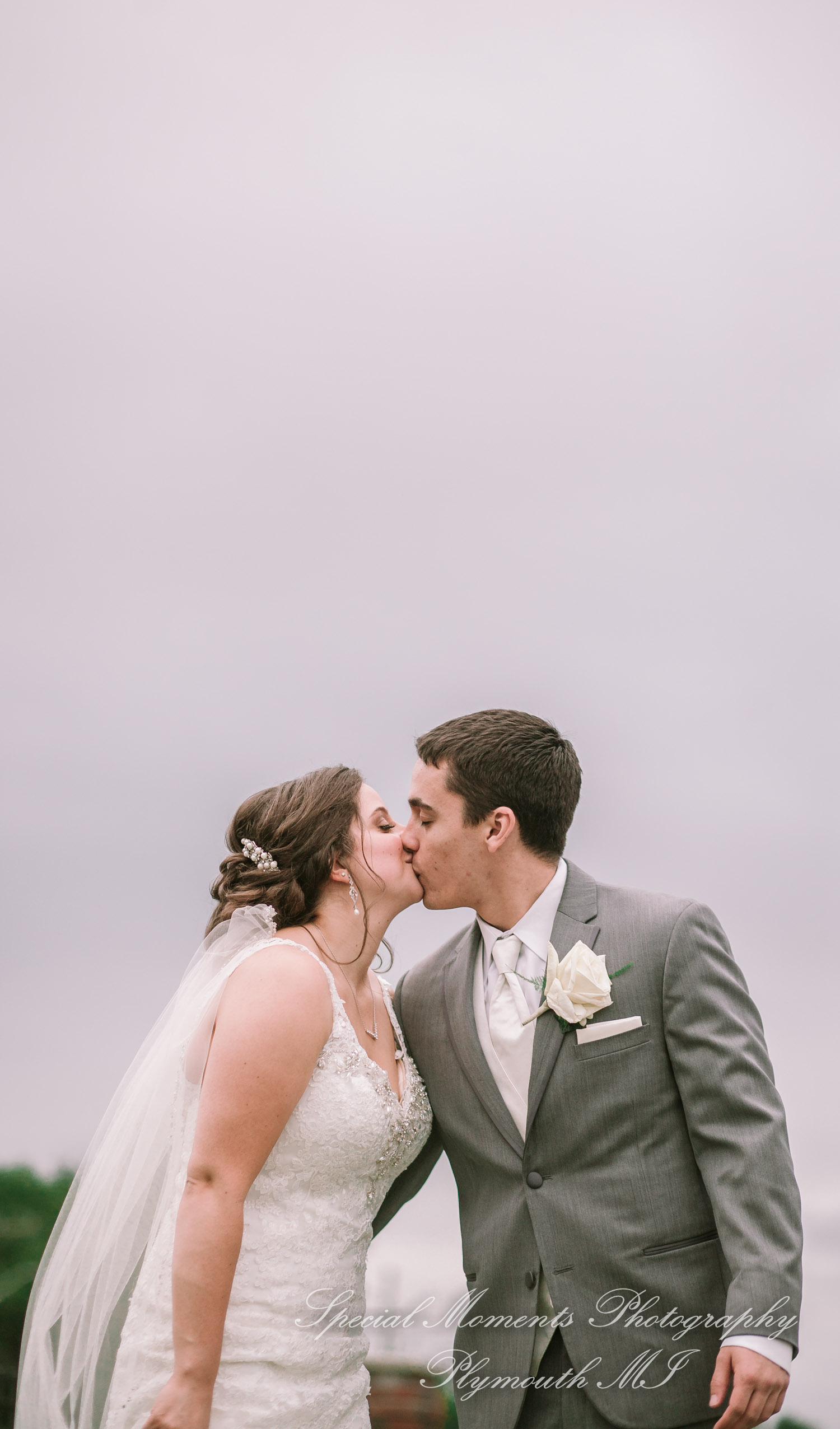 Stefanie & David at Larsa Palace Banquet Facility Warren MI wedding photography