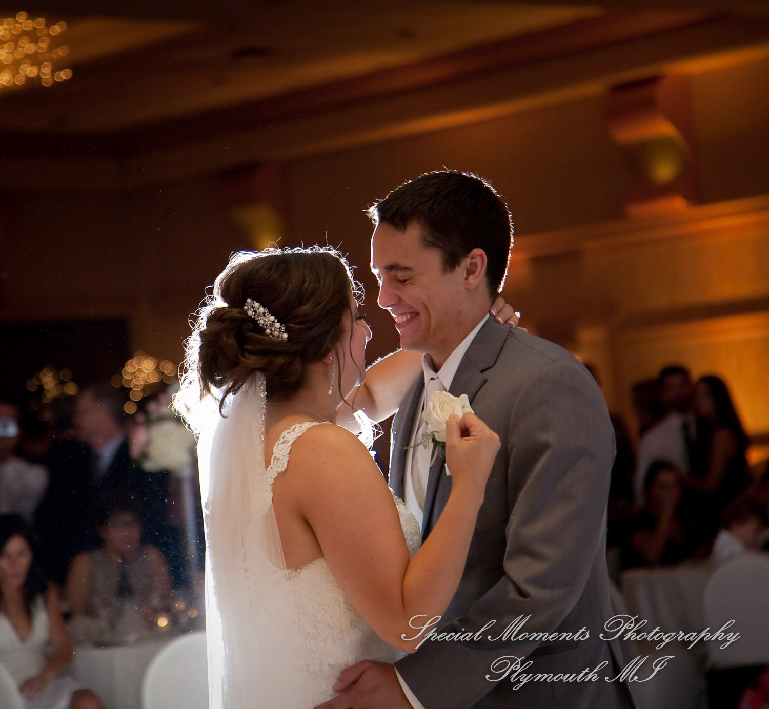 Stefanie & David at Larsa Palace Banquet Facility Warren MI wedding photography
