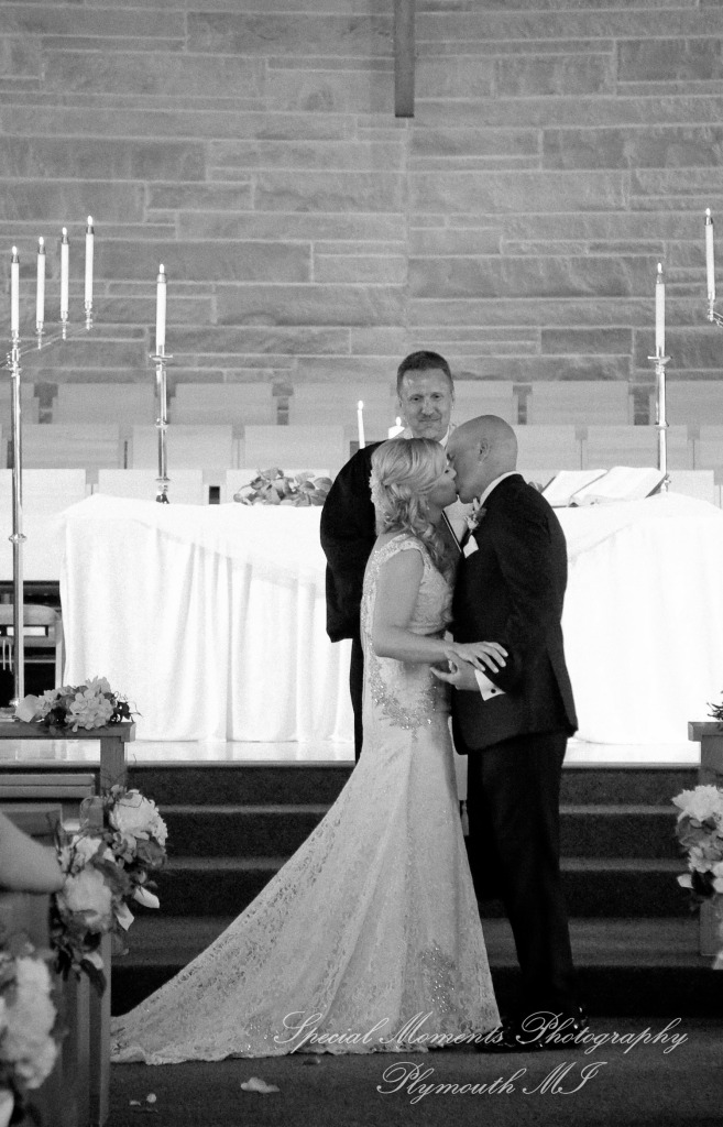 Kristine & Jeff at Newburg United Methodist Livonia MI wedding photography