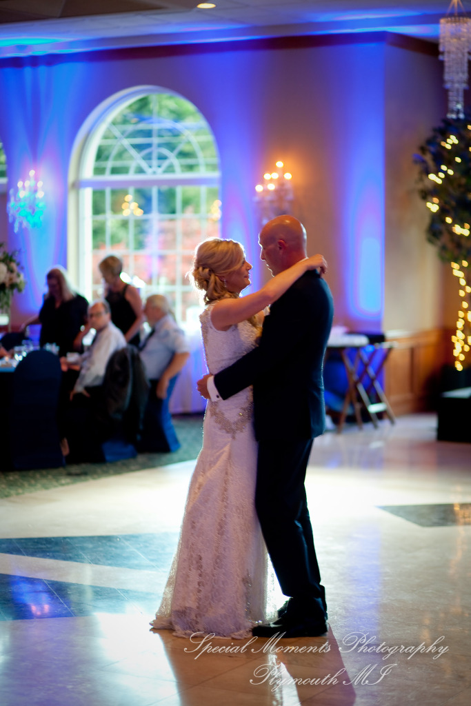 Kristine & Jeff at Italian American Club Livonia MI wedding photography