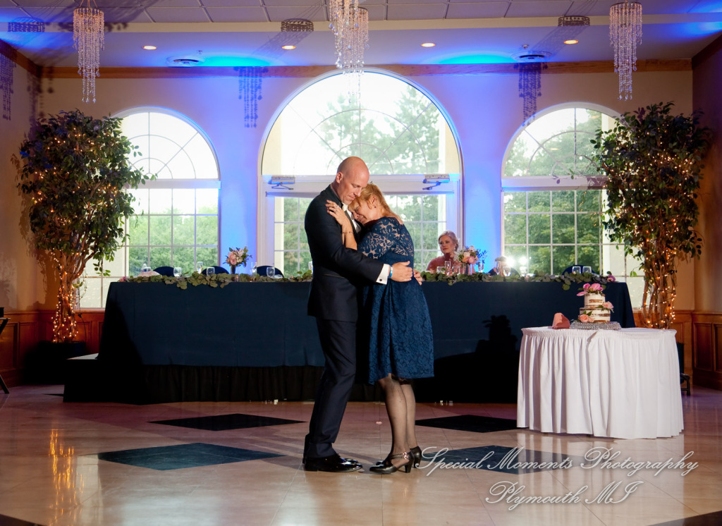 Kristine & Jeff at Italian American Club Livonia MI wedding photography