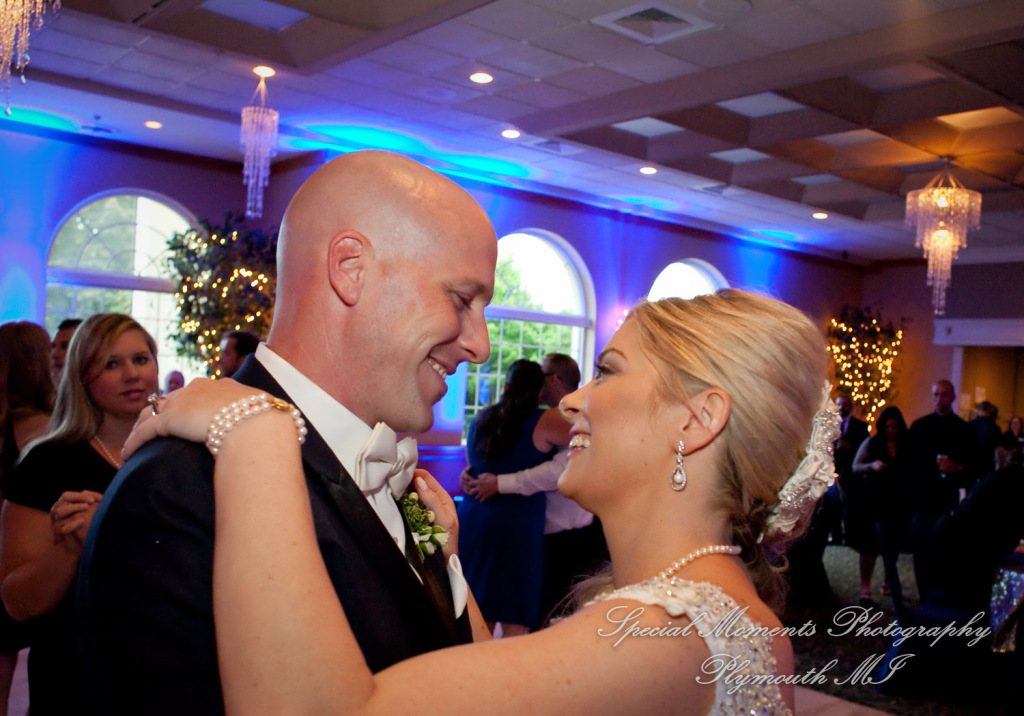 Kristine & Jeff at Italian American Club Livonia MI wedding photography