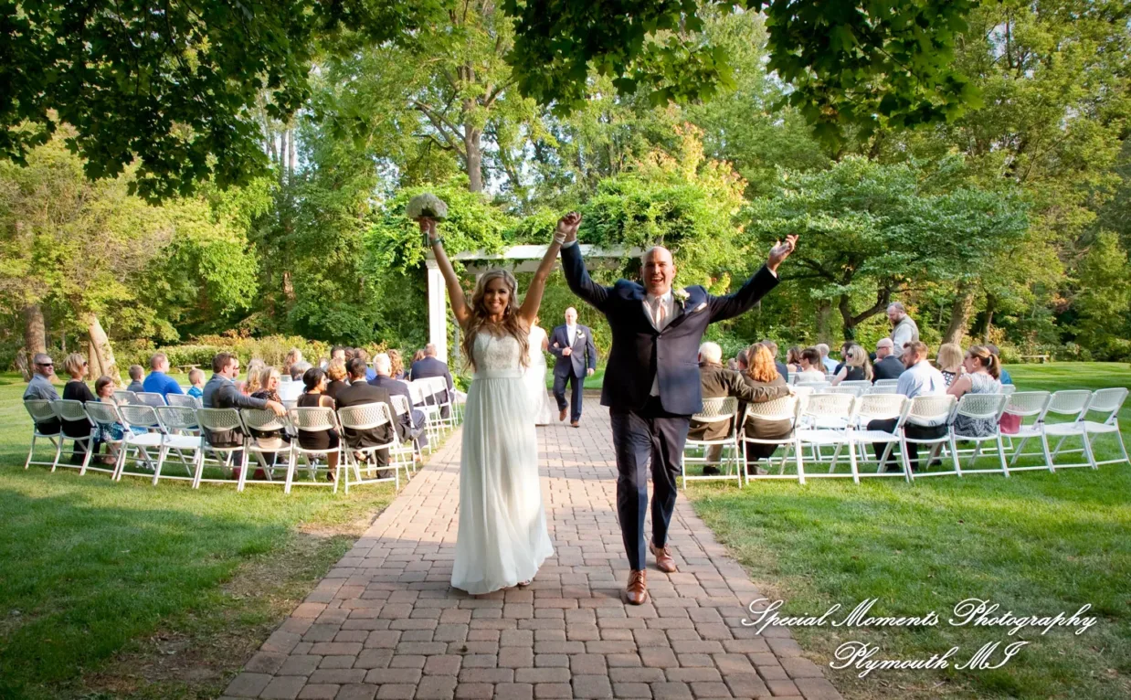 Wellers Saline MI East Garden wedding photograph