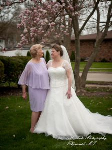 Sarah & John at St. Stephens Episcopal Wyandotte MI wedding photograph