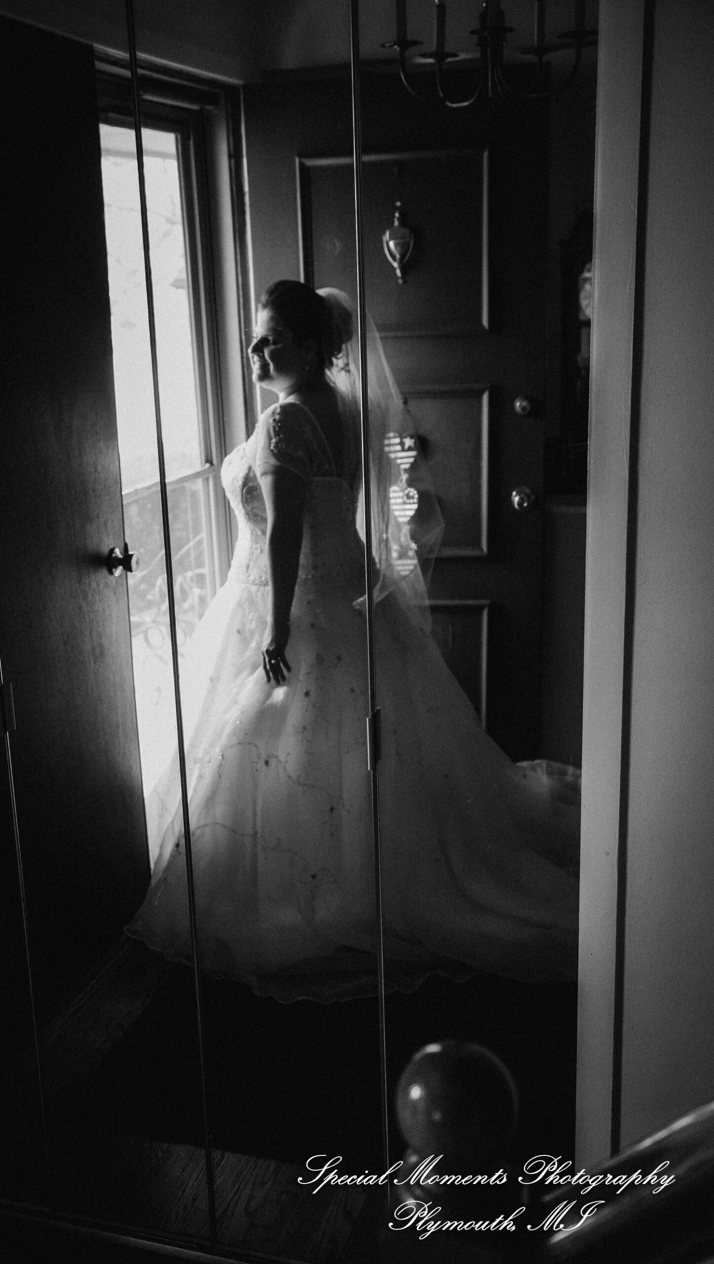 Sarah & John at St. Stephens Episcopal Wyandotte MI wedding photograph