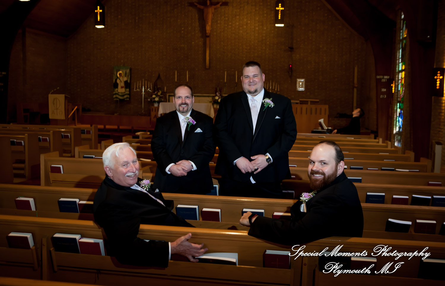 Sarah & John at St. Stephens Episcopal Wyandotte MI wedding photograph