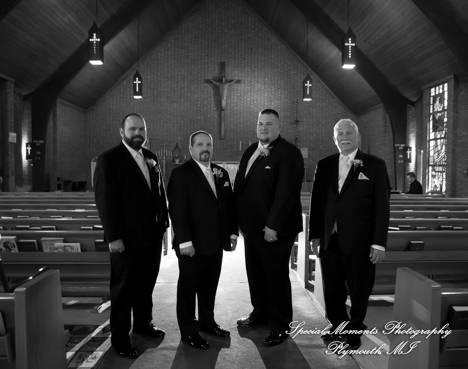 Sarah & John at St. Stephens Episcopal Wyandotte MI wedding photograph
